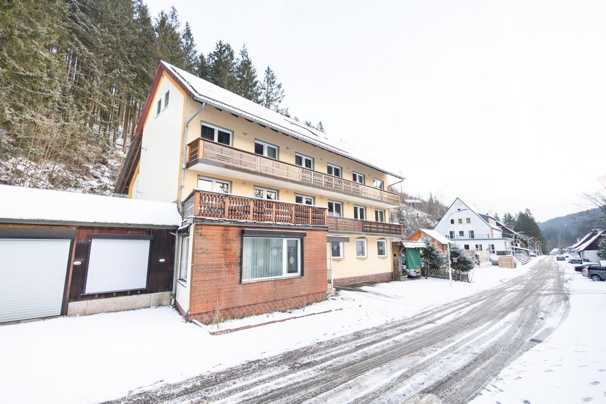 Apartmenthaus Am Waldrand- Kueche - Fruehstueck - Balkon Wildemann Zewnętrze zdjęcie